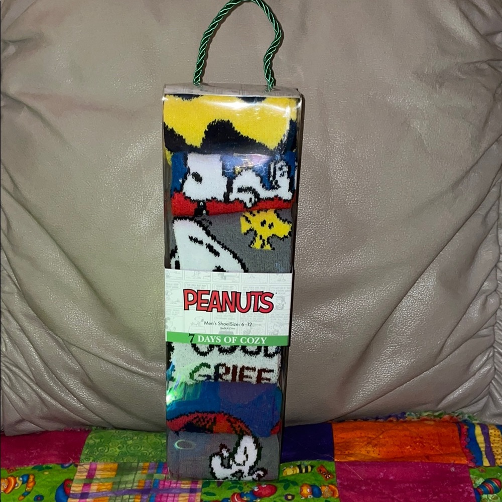 NIB Peanuts Snoopy & Woodstock Cozy Socks Set - Picture 1 of 3
